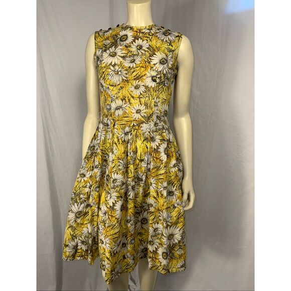 Vintage 1950s Daisy Floral Dress Yellow Cotton Fit & Flare Rockabilly Pinup Hand - Picture 1 of 16